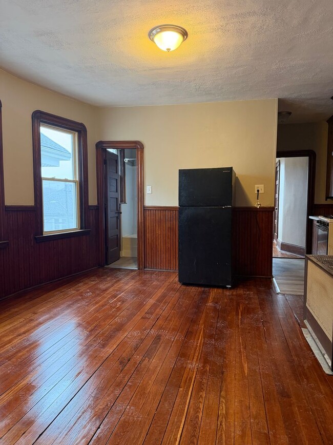 Building Photo - 46 Princeton St