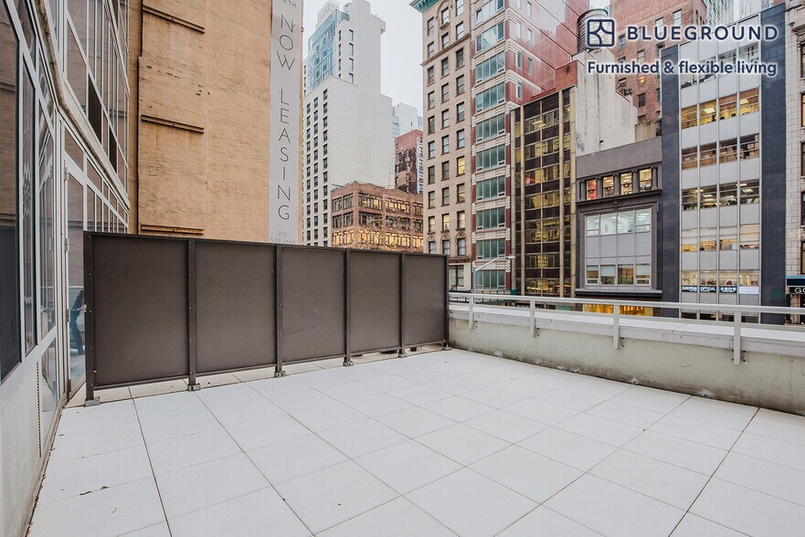 Building Photo - 309 5th Ave