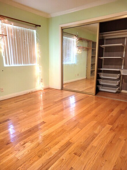 Building Photo - 331 W Bencamp St