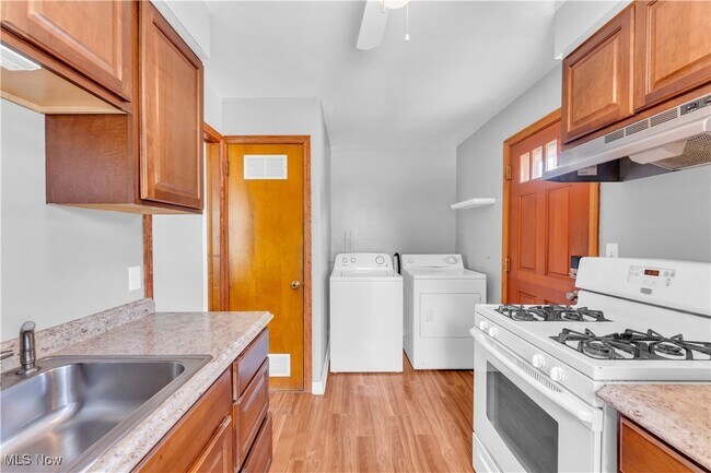 Building Photo - 18425 Puritas Ave