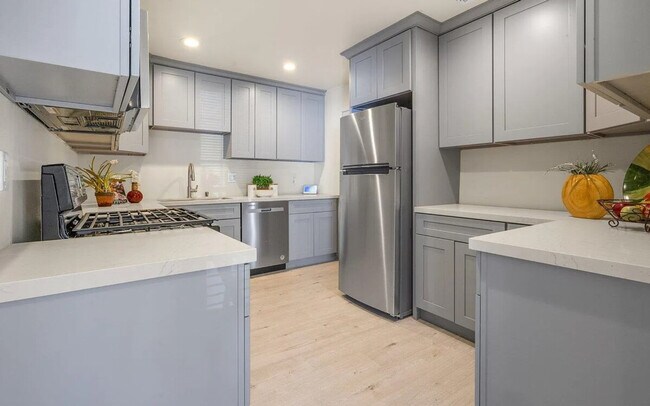 Building Photo - 2292 Addison Ave