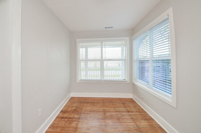 Building Photo - 4333 Harby St