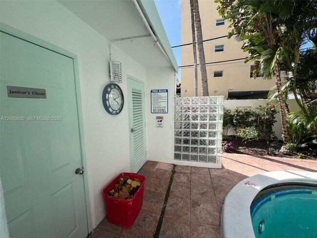Building Photo - 1390 Ocean Dr