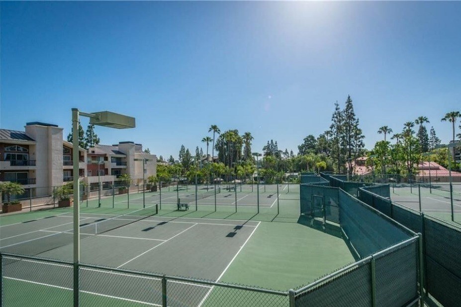 Tennis Courts - 5540 Owensmouth Ave