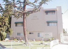 Building Photo - 11725 Gilmore St