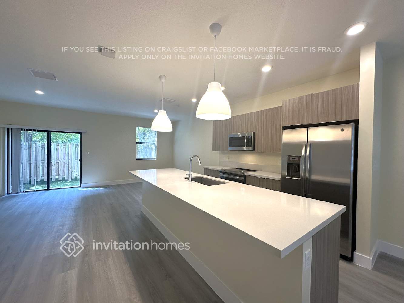 Building Photo - 10437 NW 82nd St