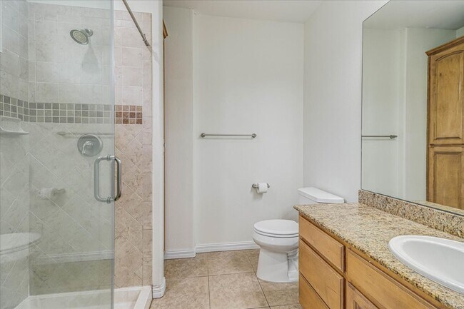 Building Photo - 14910 Leeward Dr