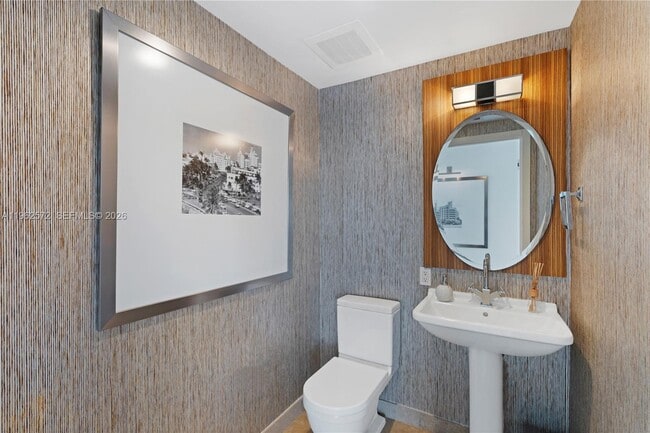 Building Photo - 3737 Collins Ave