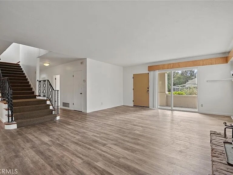 Building Photo - 403 Ash St