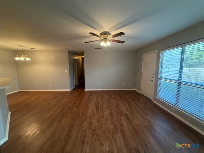 Building Photo - 2752 FM1044