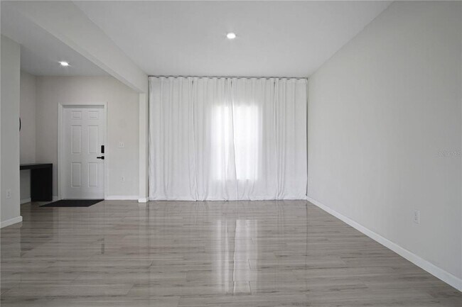 Building Photo - 137 Piave St