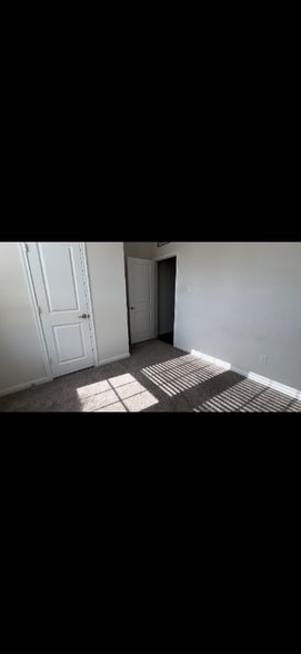 Building Photo - 1103 Wagon Wheel Way