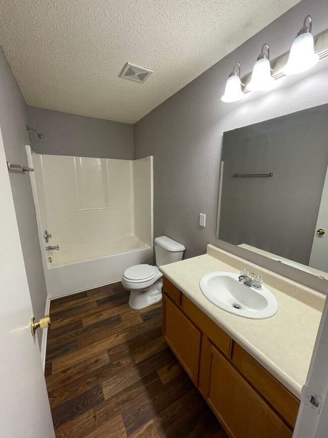 Building Photo - Franklin Twp 4 BR + loft