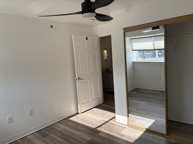 Building Photo - 150 N Main St