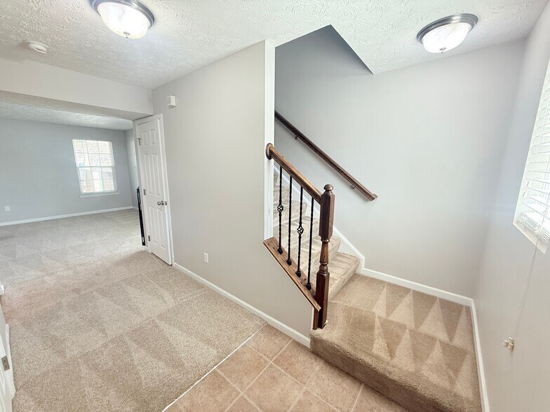 Building Photo - 5101 Oak Ave