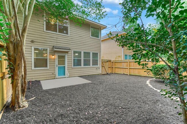 Building Photo - 218 W Stedhill Loop