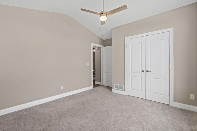 Building Photo - 5990 Tamarack Dr