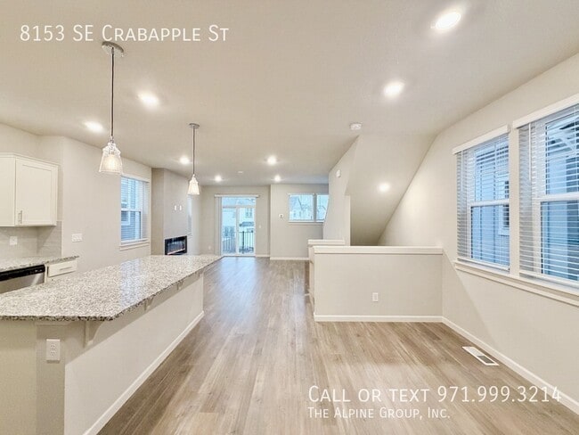 Building Photo - 8153 SE Crabapple St