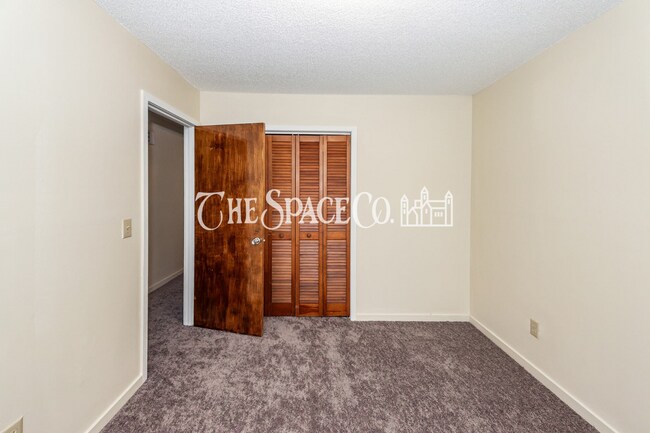 Building Photo - 2020 Coldspring Dr