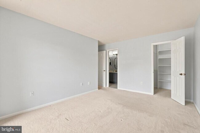 Building Photo - 12287 Wadsworth Way