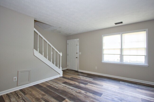 Building Photo - 460DS