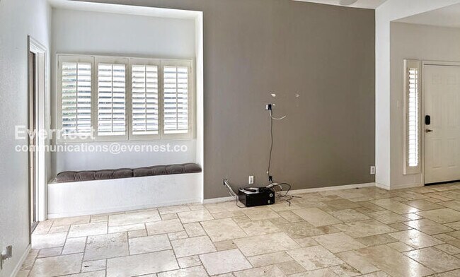 Building Photo - 9708 E Vía Linda