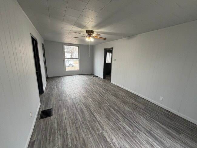 Building Photo - 1002 W Williams St