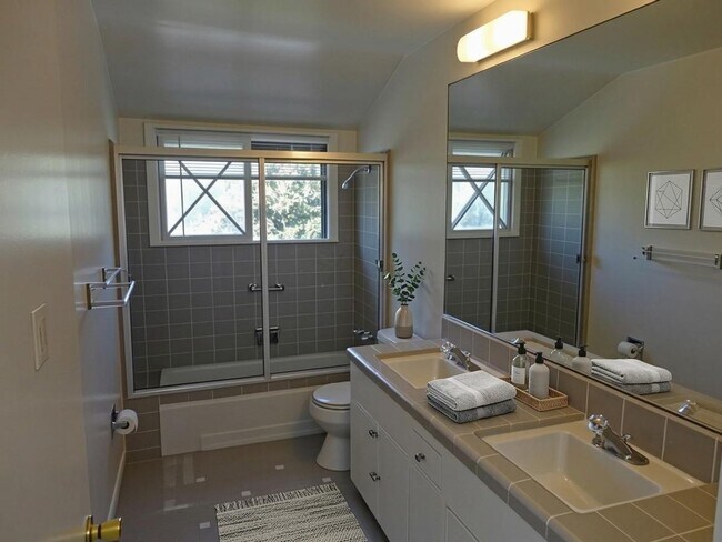 Building Photo - Throwback Charm Meets Spacious Living – Groovy Pool Home $1,000 Move in Special before May 31st 2026
