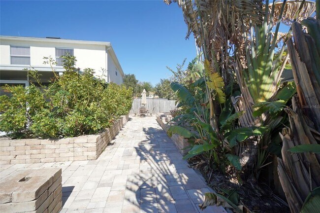 Building Photo - 10905 Capstan Lake Dr