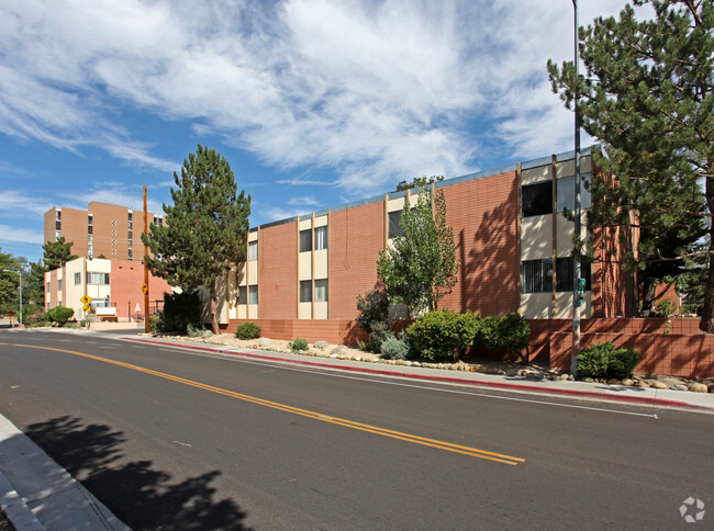Primary Photo - Riverview Apartments
