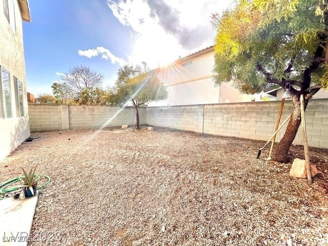 Building Photo - 7279 Twin Maples Ct