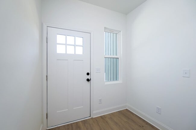 Building Photo - Brand New Duet Style Townhome in Charlotte!