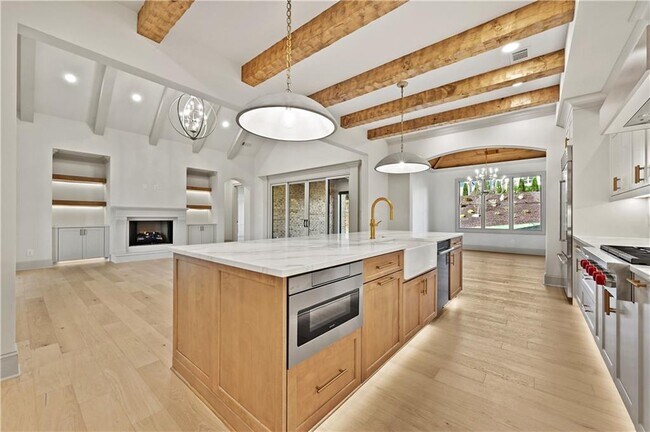 Building Photo - 2447 Rock Maple Dr NE