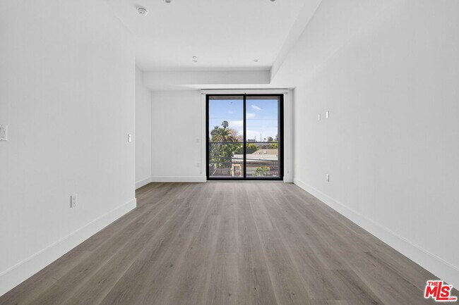 Building Photo - 1808 Lincoln Blvd