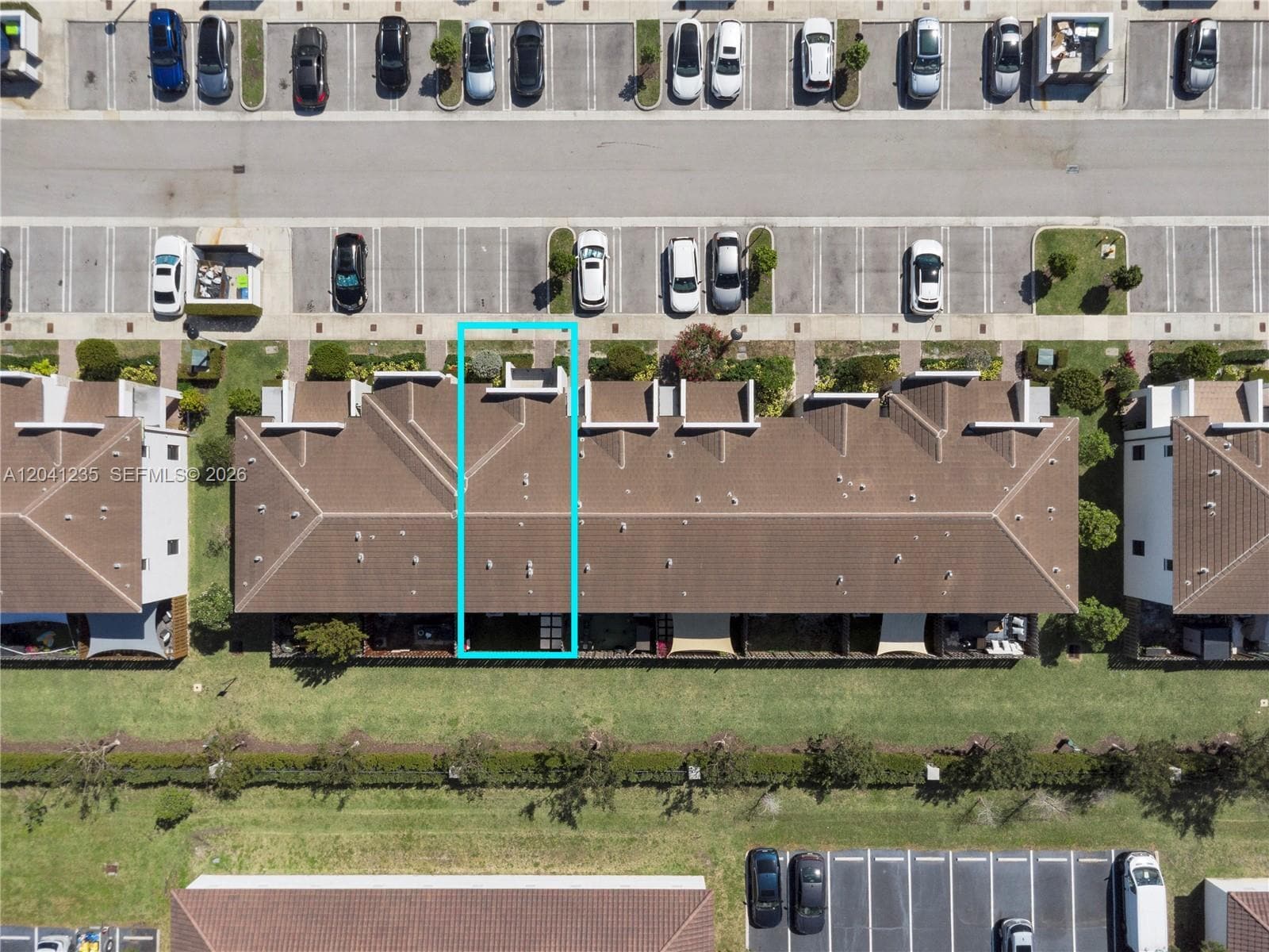 Building Photo - 21068 NE 8th Ave