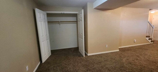Building Photo - Spacious Town home for rent!