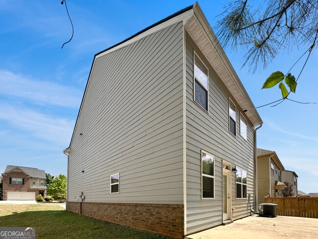 Building Photo - 1067 Lear Dr