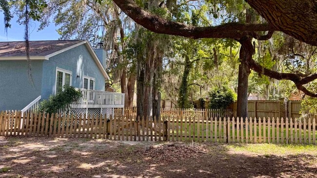 Building Photo - 4417 Siesta Ct