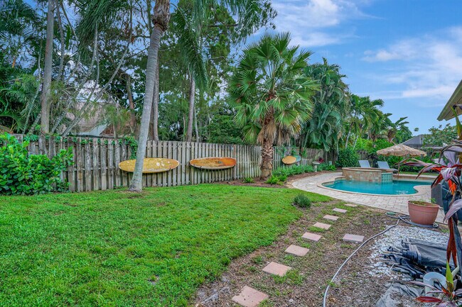 Building Photo - 13709 Columbine Ave