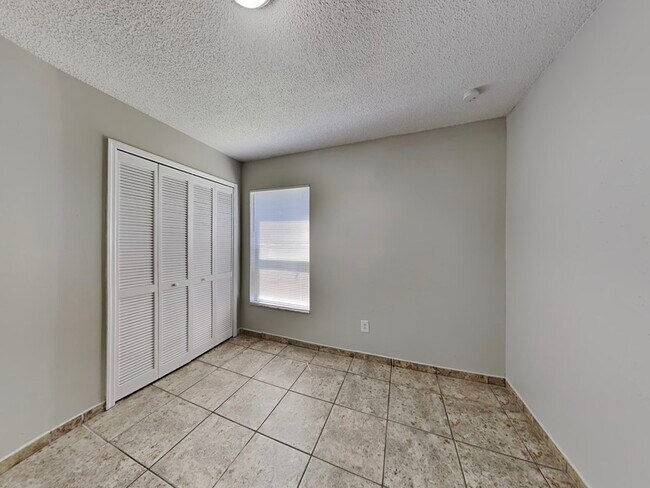 Building Photo - 266 Magellan Dr