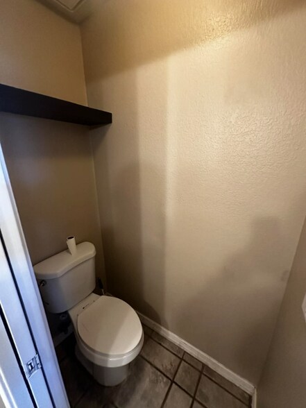 Building Photo - 6186 S Truman Dr