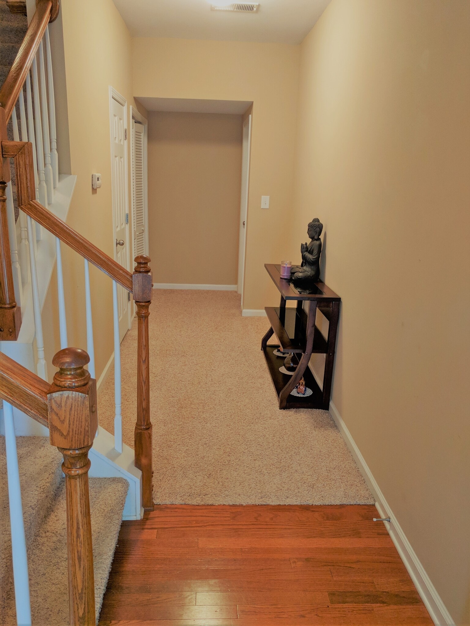 Foyer Area - 9792 Wlakers Glen DR NW