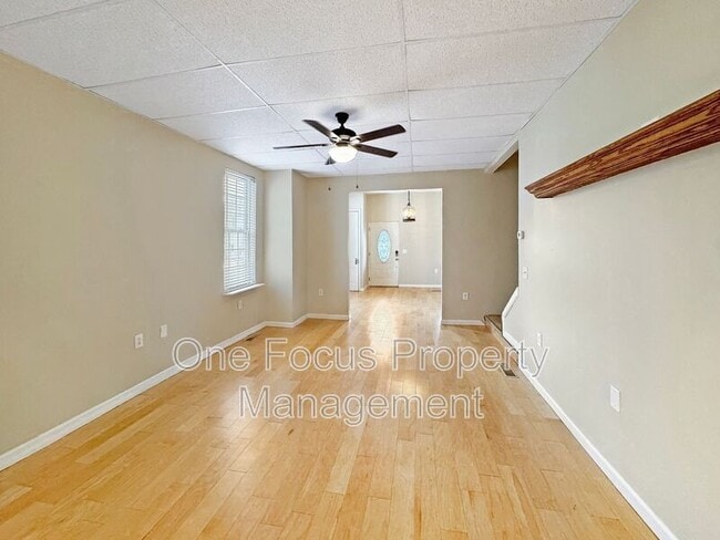 Building Photo - 909 Cooper St