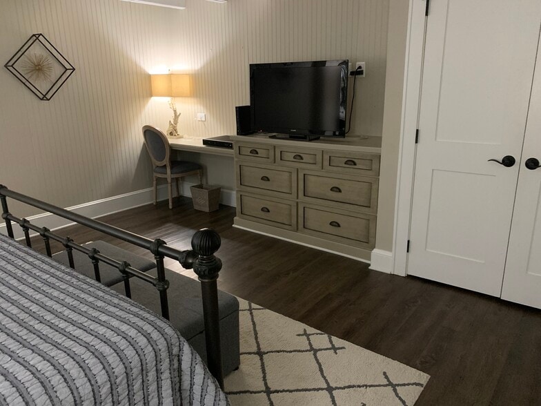Bedroom - 223 S Grand St
