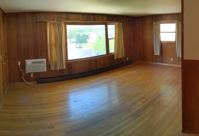 Building Photo - 1528 West Main Street