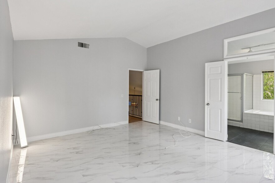 Building Photo - 7480 Addison Rd