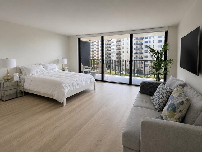 Building Photo - 3460 S Ocean Blvd