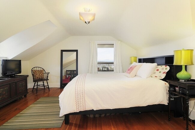 Building Photo - Seattle Home - Phinney Ridge