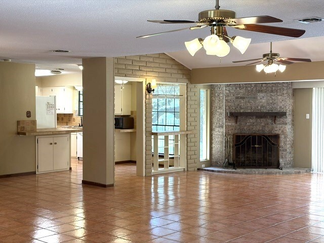 Building Photo - 531 Fairway Ct