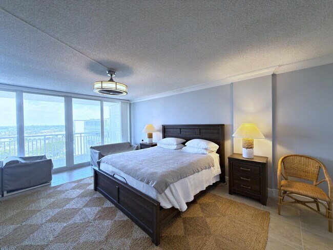 Building Photo - 3546 S Ocean Blvd